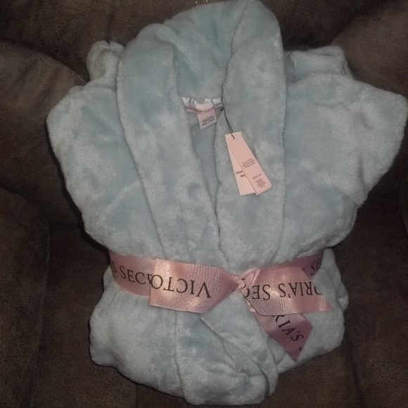 Victoria's Secret Plush Short Cozy Robe M/BLUE NWT - Picture 3 of 3